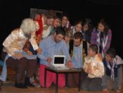 Fatih Tiyatro Topluluğu Tatvan'da Sahne Aldı