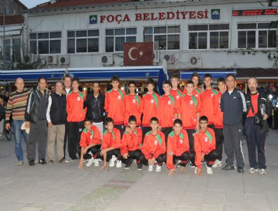 Foça Belediyespor U15'leri Kendi Grubunda Namağlup Şampiyon Oldu