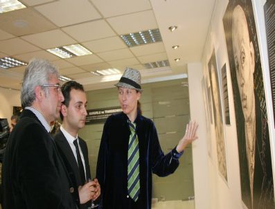 ALI ULUSOY - Galeri Kara İki Sanatçıyı Ağırladı