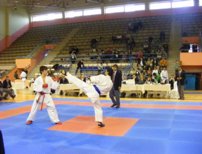 Karatenin Kalbi Söke'de Attı