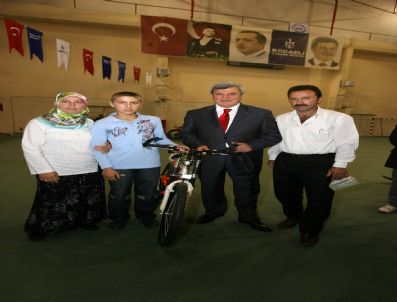 BEHZAT UYGUR - Kocaeli'de Başarılı 300 Öğrenciye Bisiklet Dağıtılacak