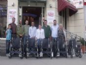 Plastik Kapak Toplayıp Tekerlekli Sandalye Aldılar