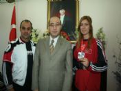 Polat'tan Milli Taekwondocu Abuş'a Anlamlı Jest