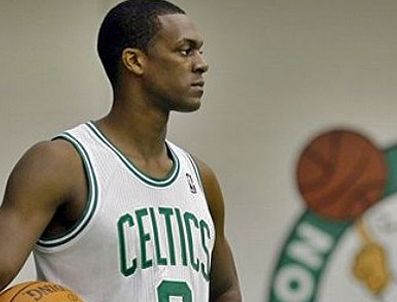 DETROIT PISTONS - Rondo yine asistleriyle fark yarattı