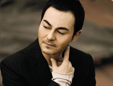 Serdar Ortaç, menajeriyle yollarını ayırdı