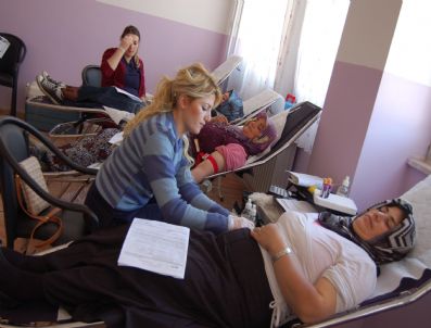 Anne-kız Kan Bağışında