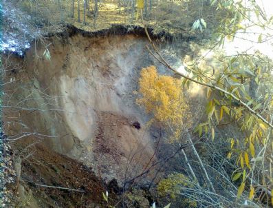 ERCAN GÜLEÇ - Çatalolukta Meydana Gelen Heyelan İçme Ve Sulama Suyu Şebekesini Tahrip Etti