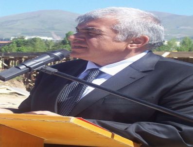 NUSRET ARAS - Eski Rektör Sütbeyaz, Urap'ta