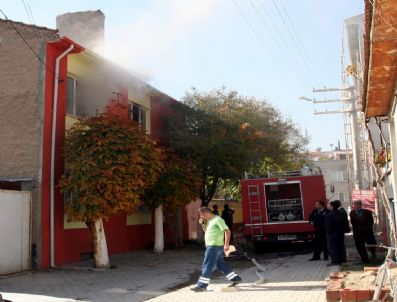 Ev Yangını Korkuttu