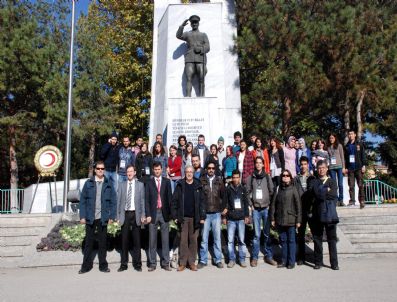 HÜSEYIN ARSLAN - Mimar Sinanlı Öğrenciler Taşköprü'de Ders Görüyor