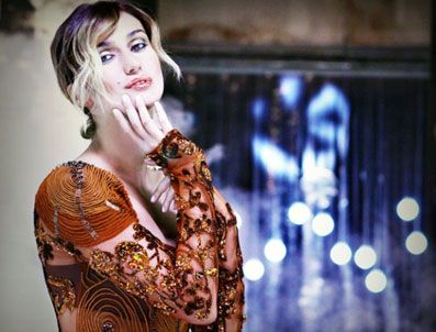 VAKKO - Tuğba Özay jübile yapıyor