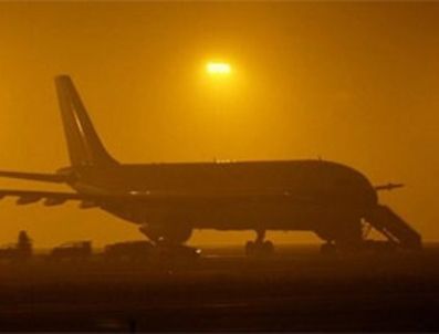 Yoğun sis İstanbul'da hava trafiğini bitirdi
