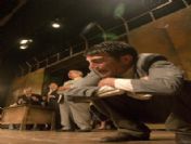 Adana Devlet Tiyatrosu'nda Yılların Eskitemediği Oyuna Büyük İlgi