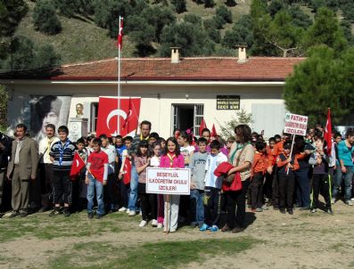 YAŞAR AKGÜN - Aydınlı İzciler 'Atatürk' İçin Yürüdü