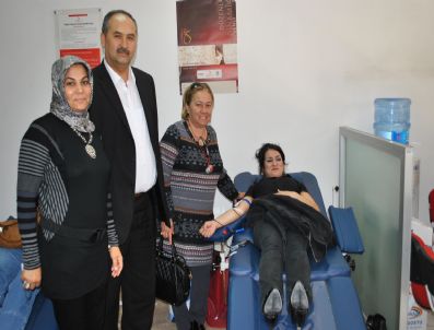 FATMA TANSEL GÜREL - Mezitli'de Ak Parti'den Kan Bağışı