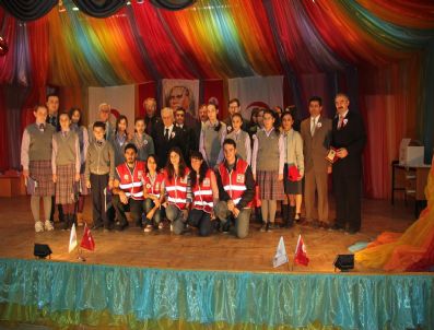 FAHRI KESER - Minik Yürekler Kızılay İçin Attı