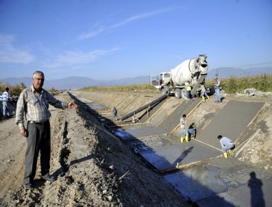Akçay Sağ Sahil Sulama Kanalı Yenileniyor