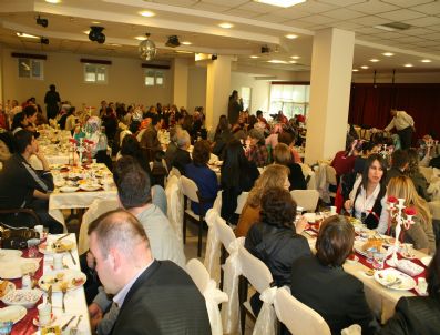 CELAL ERBAY - Düzce Namık Kemal İlköğretim Okulu Ailesi Kahvaltıda Bir Araya Geldi