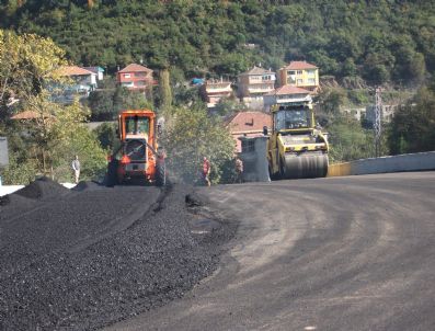Göbü Köyü'nde Alt Yapısı Tamamlanan Yol Asfaltlandı
