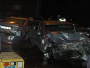 Mersin'de Zincirleme Kaza: 2 Yaralı