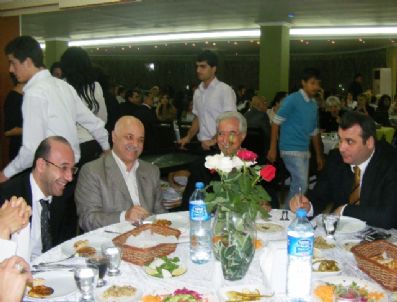 İBRAHIM KARA - Mhp'de Birlik Beraberlik Ve Dayanışma Yemeği