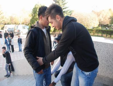 İLYAS ARSLAN - Sorgun'da Gençler Rap Müzikle Dans Edip Eğlendi