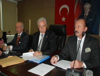 SARıCAM BELEDIYESI - Adana Büyükşehir Belediye Bütçesi 483 Milyon Lira