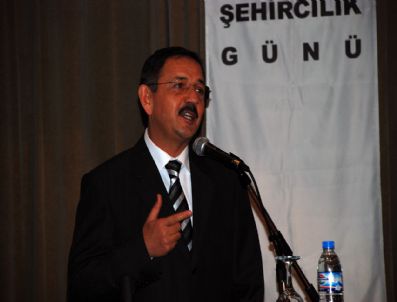 ŞEHIRCILIK GÜNÜ - Bayındırlık Ve İskan Bakanlığı Müsteşarı Önder Kıraç: