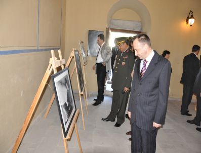 LATIF MEMIŞ - Karaman'da Atatürk Fotoğrafları Sergisi