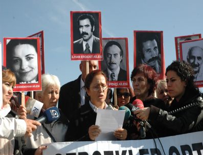 RAKEL DINK - Kışla Önünde 12 Eylül Protestosu
