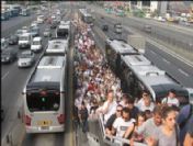 Metrobüslerde nakit geçişler kalkıyor