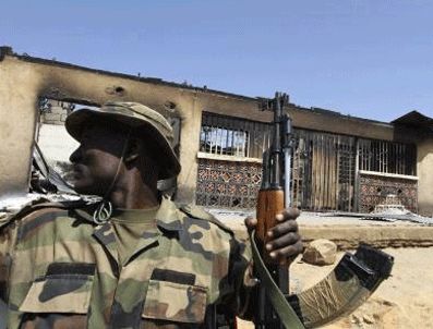 Nijerya'da petrol kulesine saldırı