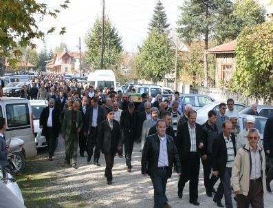 ABDULLATIF ŞENER - Tbmm Üstün Hizmet Ödülü Sahibi Kazım Taymaz Toprağa Verildi