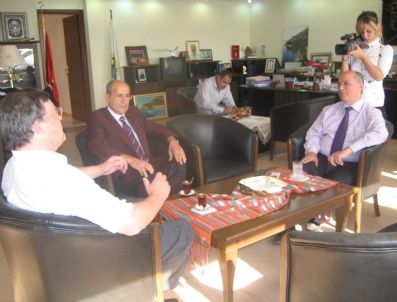 HASAN SIPAHIOĞLU - Alman Papazdan Alanya Belediyesi'ne Ziyaret