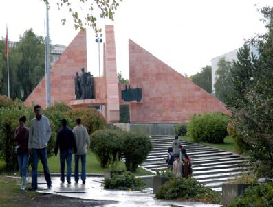 TÜRKOLOJI - Atatürk Üniversitesi'nde 54 Öğrenci Kulübü Bunuluyor