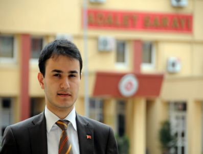 OKAN YıLMAZ - Belediye Gençlik Meclisi Üyesi'ne Trabzonspor-galatasaray Maçında Başkomiser'den Darp İddiası