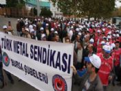 İki Buçuk Liralık Zammı Siyah Çelenk Bırakarak Protesto Ettiler