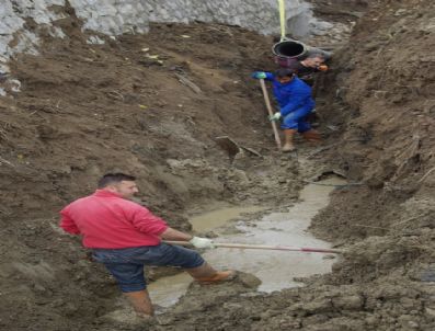 Ana Su Borusu Patladı, Mahalleli Susuz Kaldı