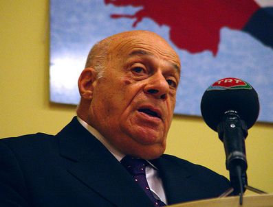 GIRIT - Kıbrıs'tan çıkarsa geri dönemez