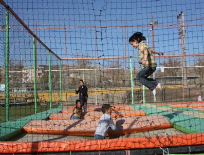 Çocukların Trambolin Keyfi