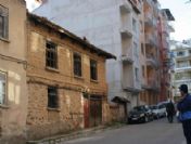 Eski Evler Korkutuyor