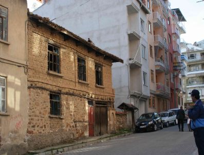 Eski Evler Korkutuyor