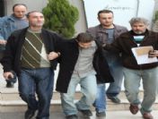 Kadının Karnında Saplı Kalan Bıçaktaki Parmak İzi Zanlıyı Yakalattı