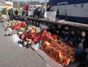 Kardemir'de İş Akitleri Feshedilen İşçilerin Açlık Grevi