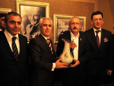 UMUT ORAN - Kılıçdaroğlu Nilüfer Belediyesi'ni Ziyaret Etti