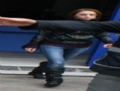 Kocasına Hakaretten Yakalandı