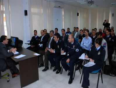 METIN ESEN - Midyat Polisi, Huzur Toplantısı'nda Trafik Kurallarını Masaya Yatırdı