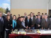 Rektör Ve Öğrencilerin Hamsi Keyfi