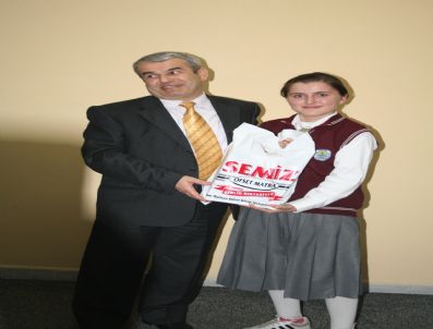 NUSRET ŞAHIN - Çarşamba'da İnsan Hakları Günü Ödül Töreni