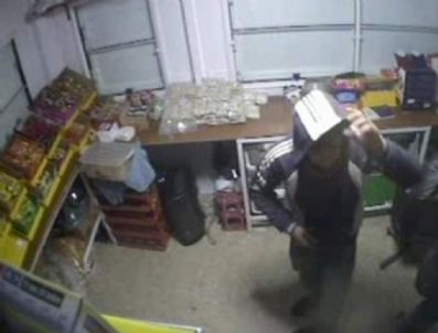 YEŞILDAĞ - İki Kafadarın Büfe Soygunu